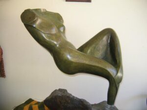 Scultore internazionale contemporaneo a Enna